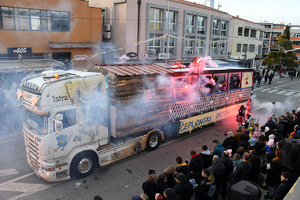 Maske inspirirane popularnim serijama, Thompson na razglasu i kamion za Oktoberfest